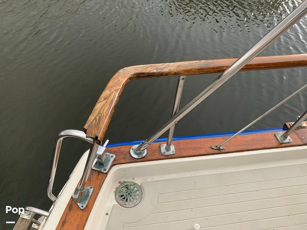 Slide: The Image of Refinished Teak - 9039848