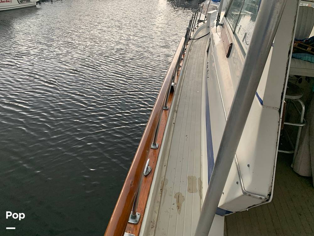 Slide: The Image of Refinished Teak - 9039851