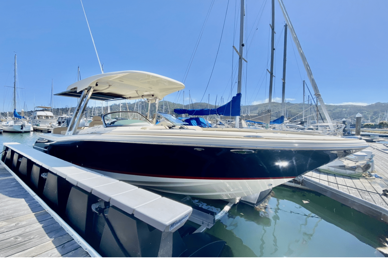 Slide: The Image of Chris-Craft CALYSPO 26 H 2020 - 0