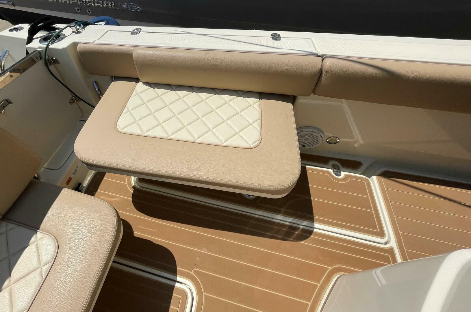Slide: The Image of Chris Craft 30 Catalina- Cockpit Seating 2019 Chris Craft 30 Catalina - 5401252