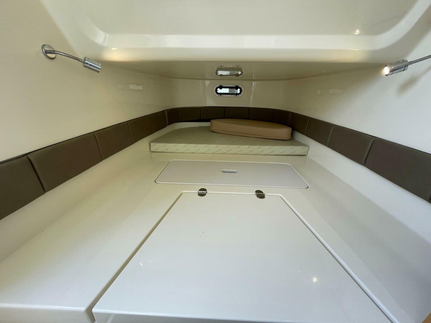 Slide: The Image of Chris Craft 30 Catalina- Cabin Chris Craft 30 Catalina- Engines - 5485672