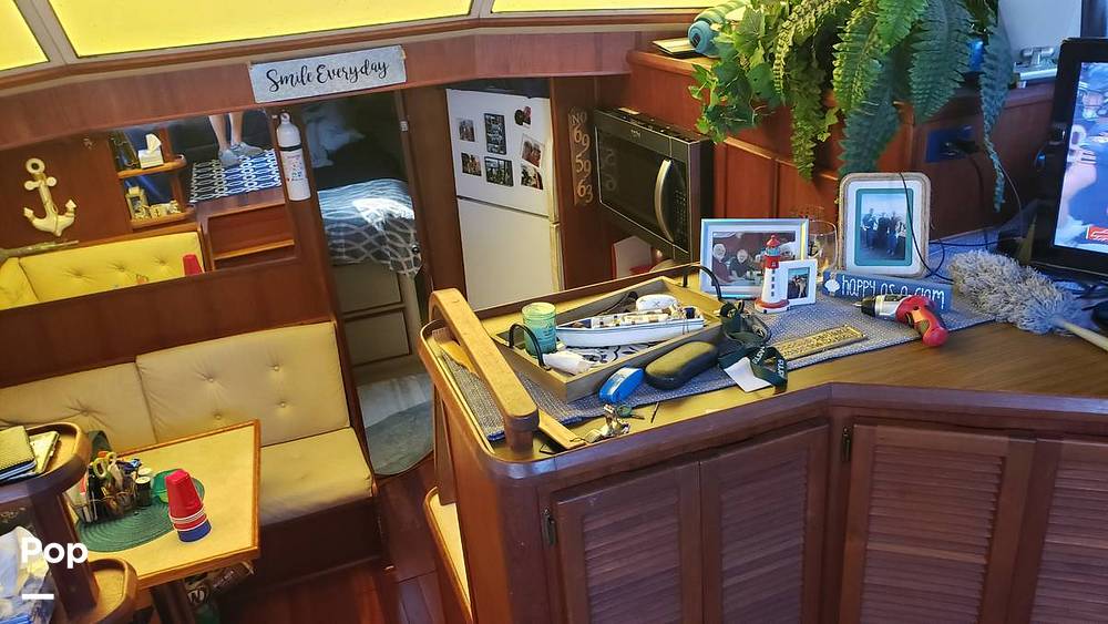Slide: The Image of 1985 CHRIS-CRAFT CATALINA 426 Salon - 14407855