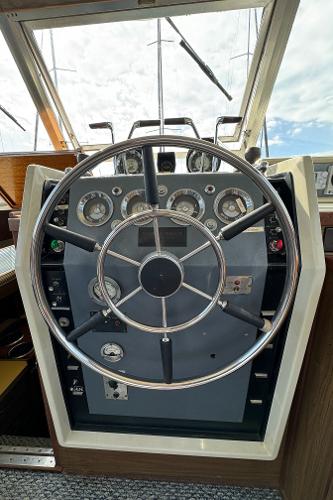 Slide: The Image of Chris-Craft Commander 1969 - 51