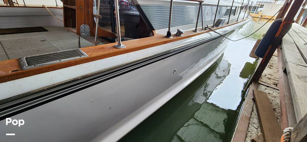 Slide: The Image of Chris-Craft Commander 38 1968 - 15129140