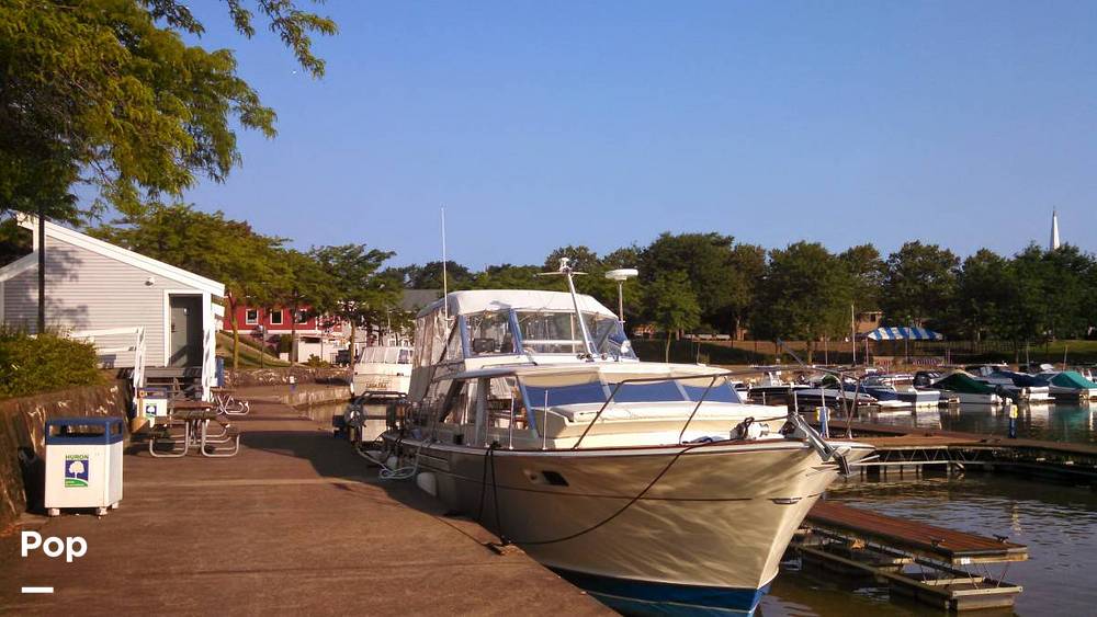 Slide: The Image of Chris-Craft Commander 42 1971 - 8912759