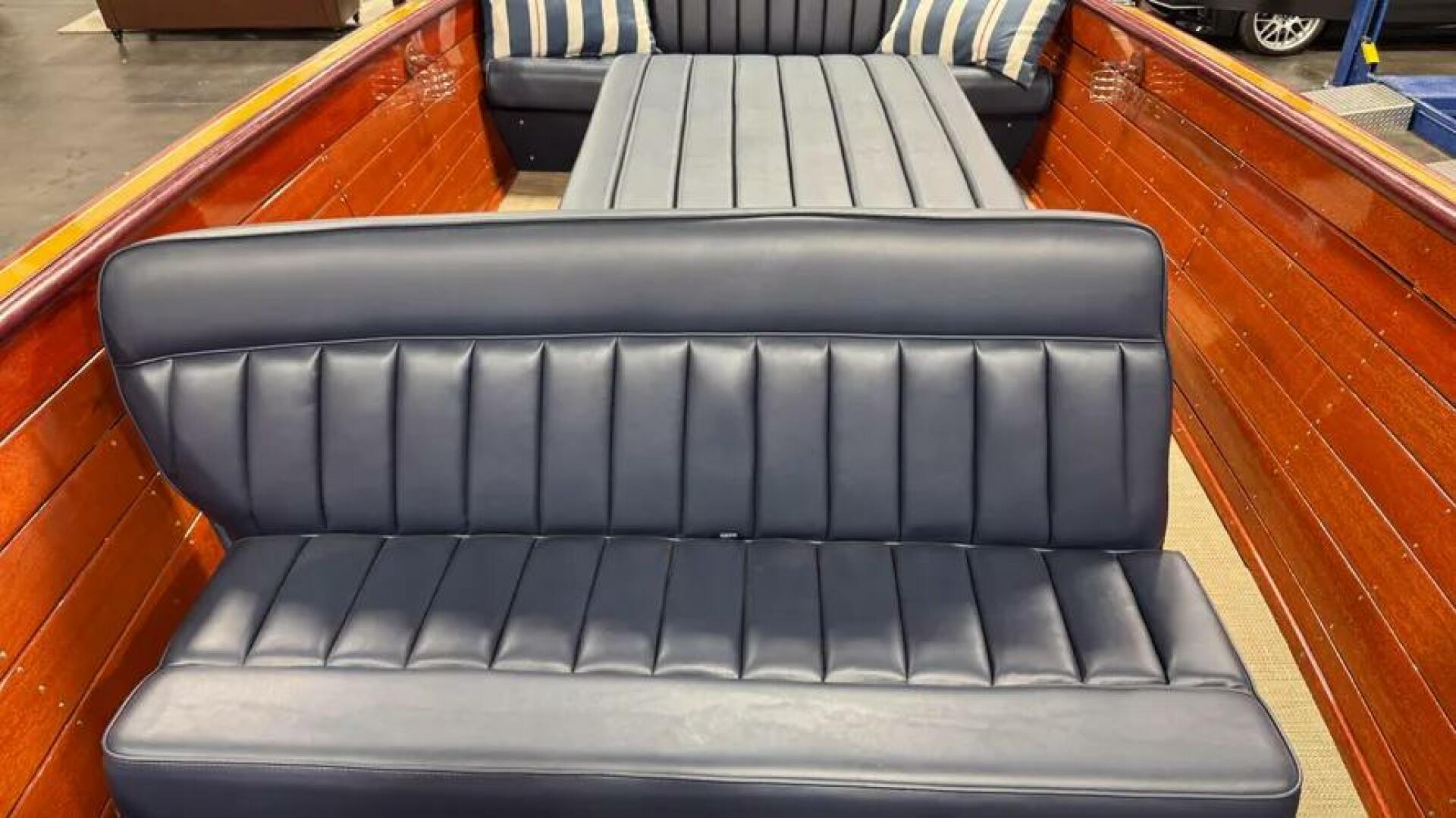 Slide: The Image of Chris-Craft Continental 28 1956 - 4890058