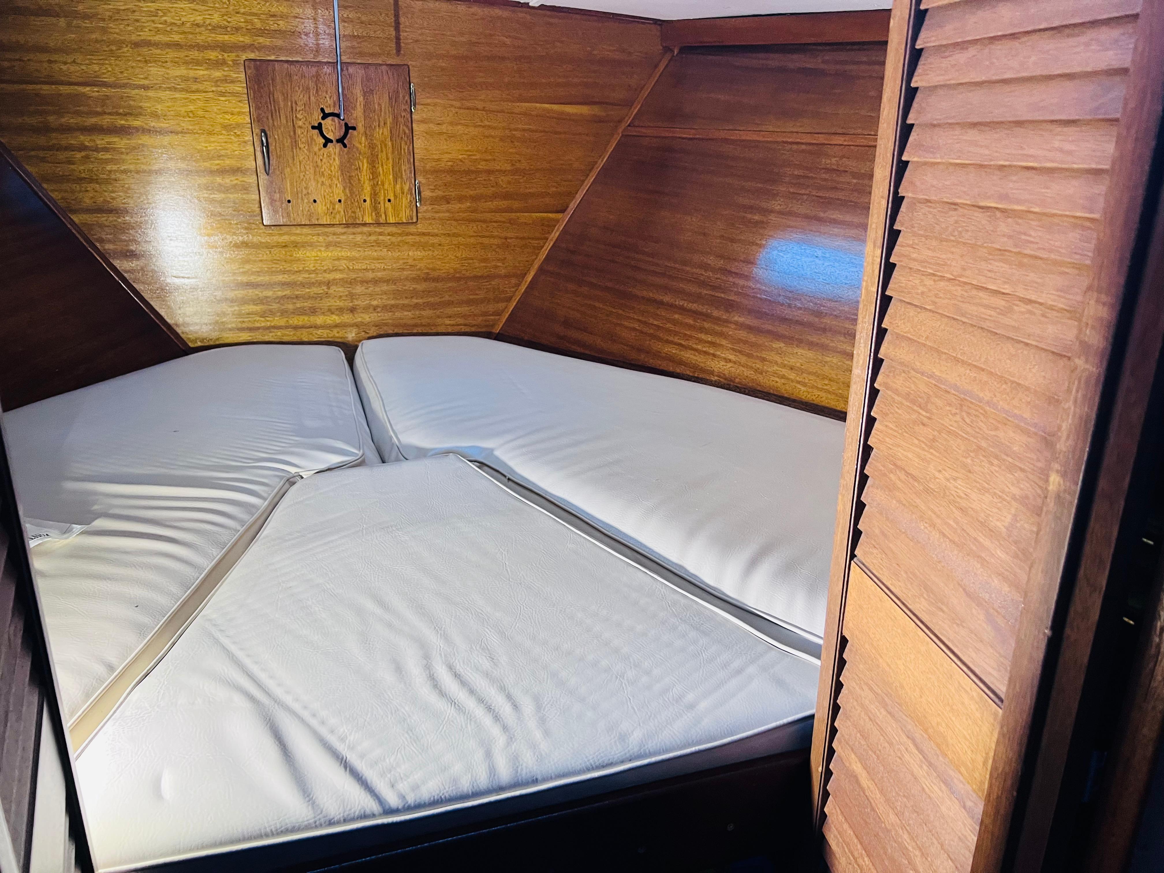 Slide: The Image of Chris-Craft Roamer 1962 - 10