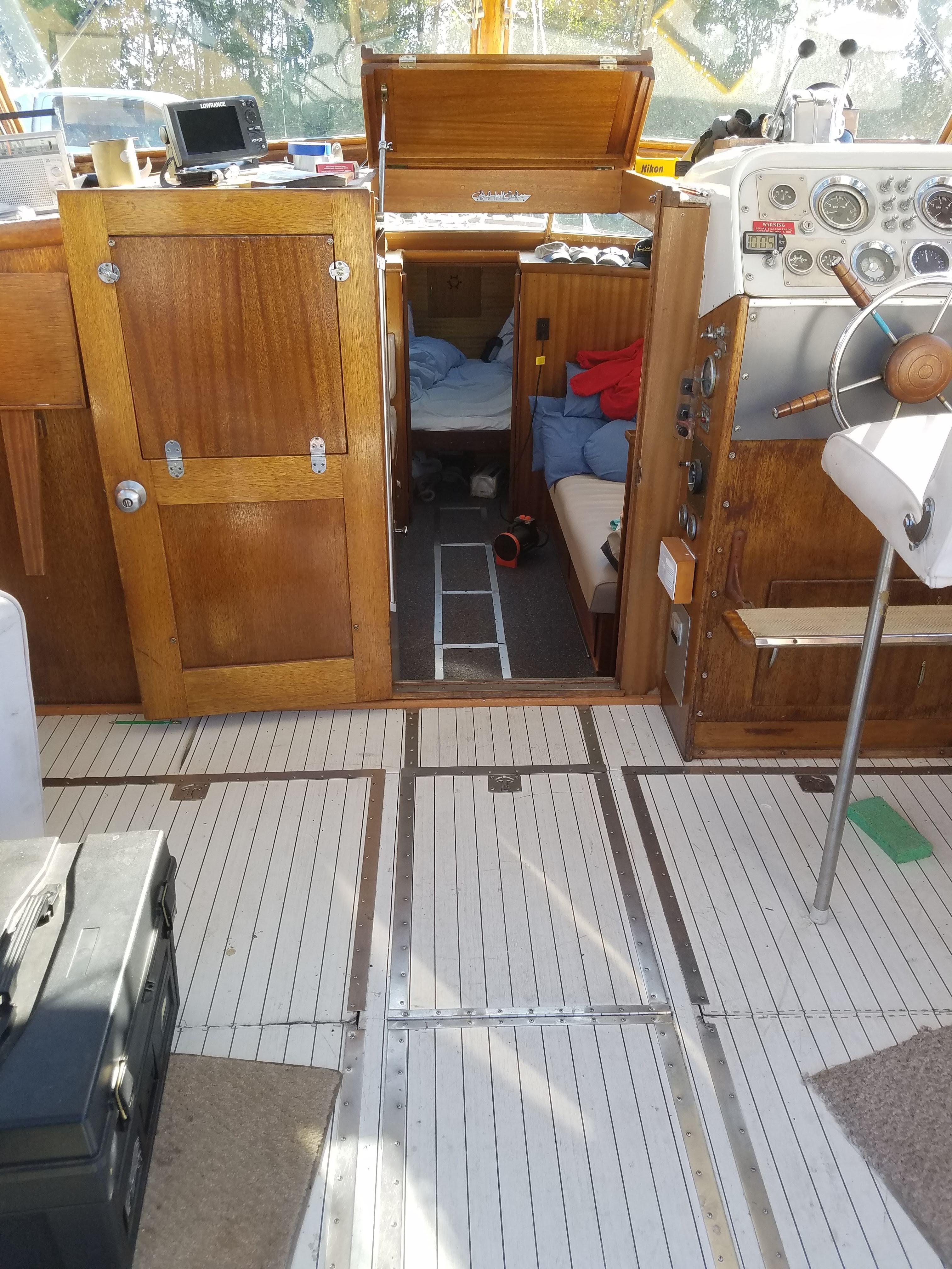 Slide: The Image of Chris-Craft Roamer 1962 - 4