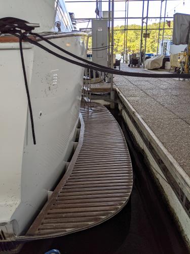 Slide: The Image of Chris-Craft Roamer 1976 - 112