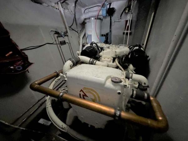 Slide: The Image of Chris-Craft Roamer 1976 - 69
