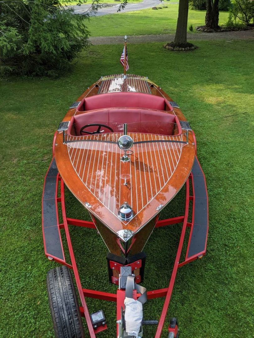 Slide: The Image of Chris-Craft Runabout Deluxe 1937 - 1751896