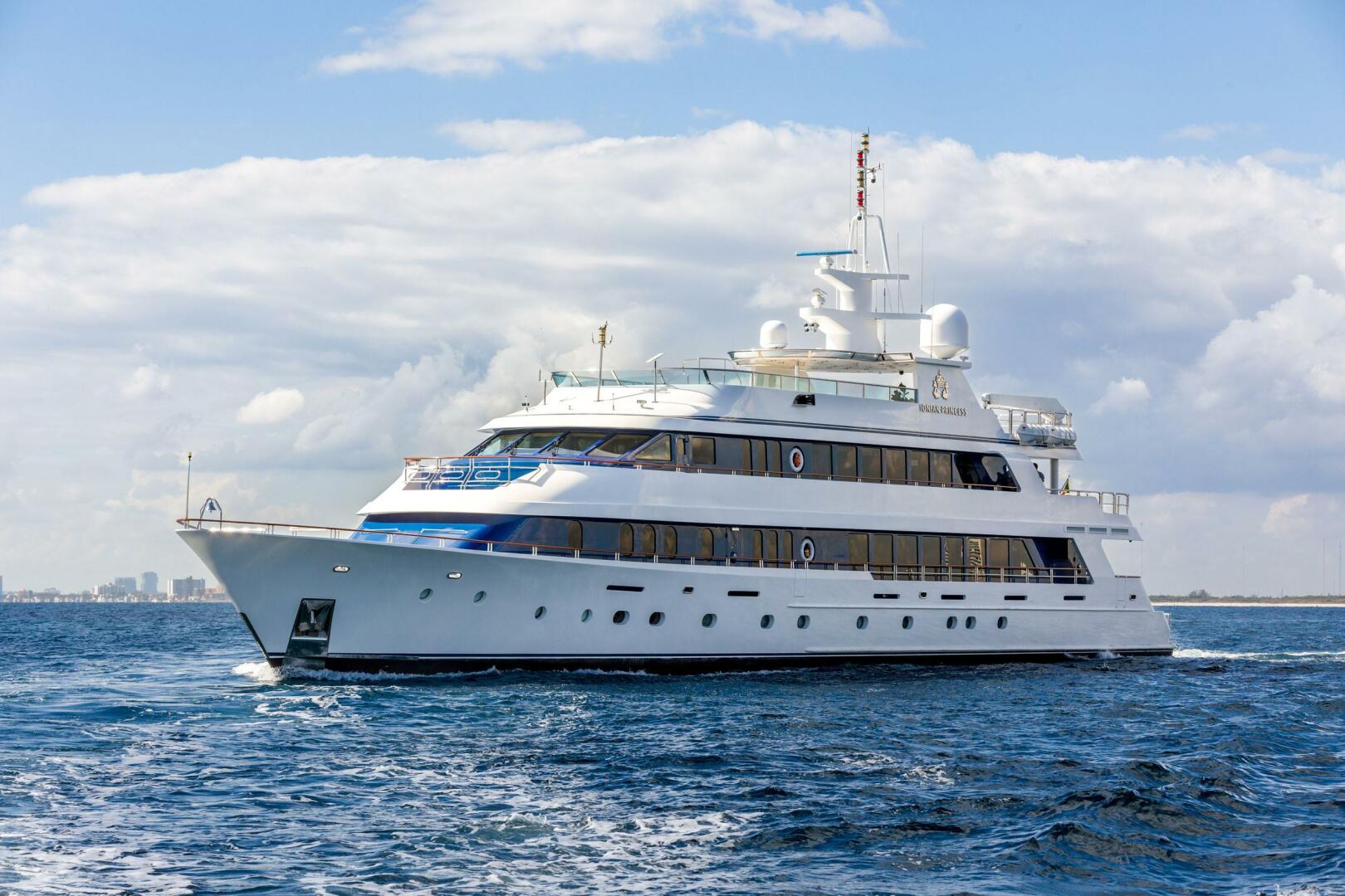 Slide: The Image of Christensen Tri-Deck 2005 - 5110560