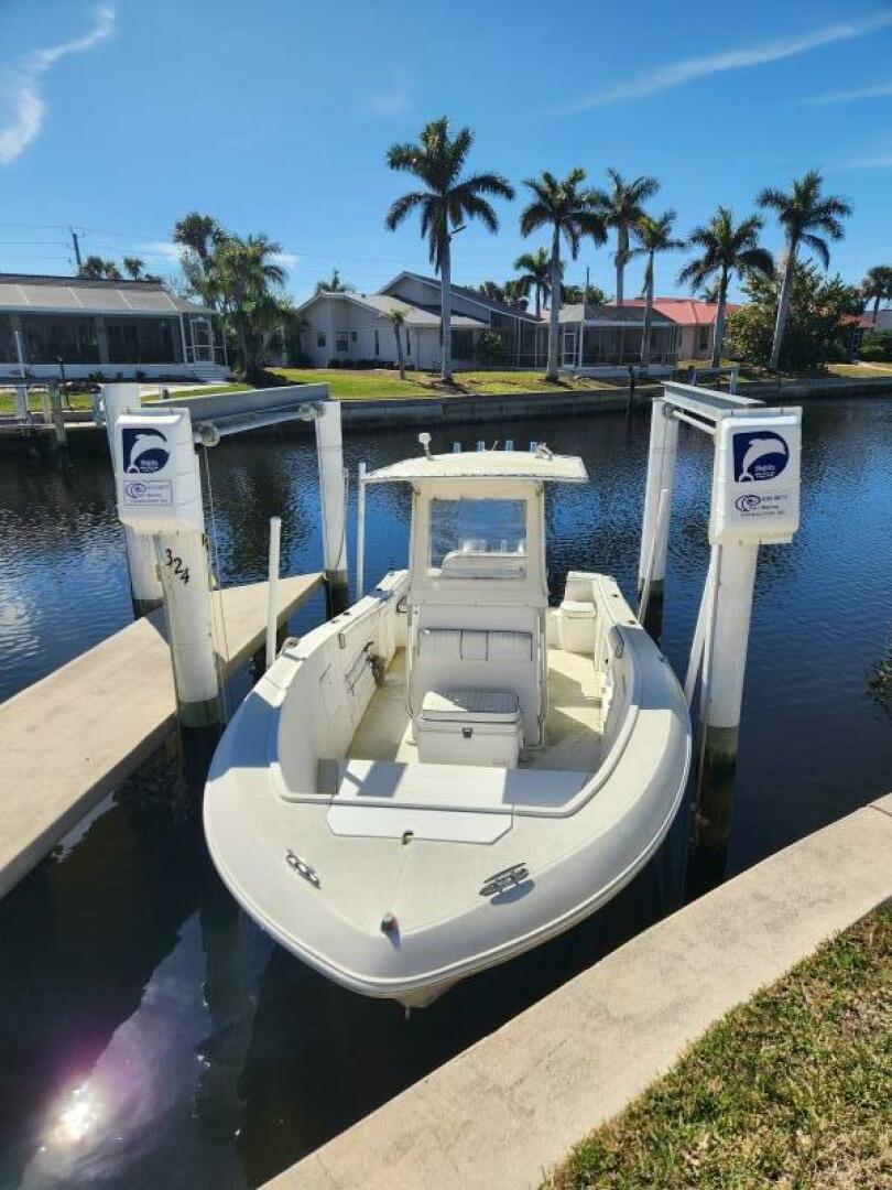 Slide: The Image of Clearwater 2300 Center Console 2007 - 4980697