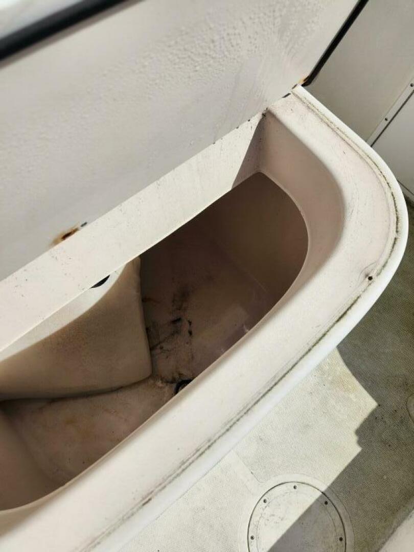 Slide: The Image of Clearwater 2300 Center Console 2007 - 4980703