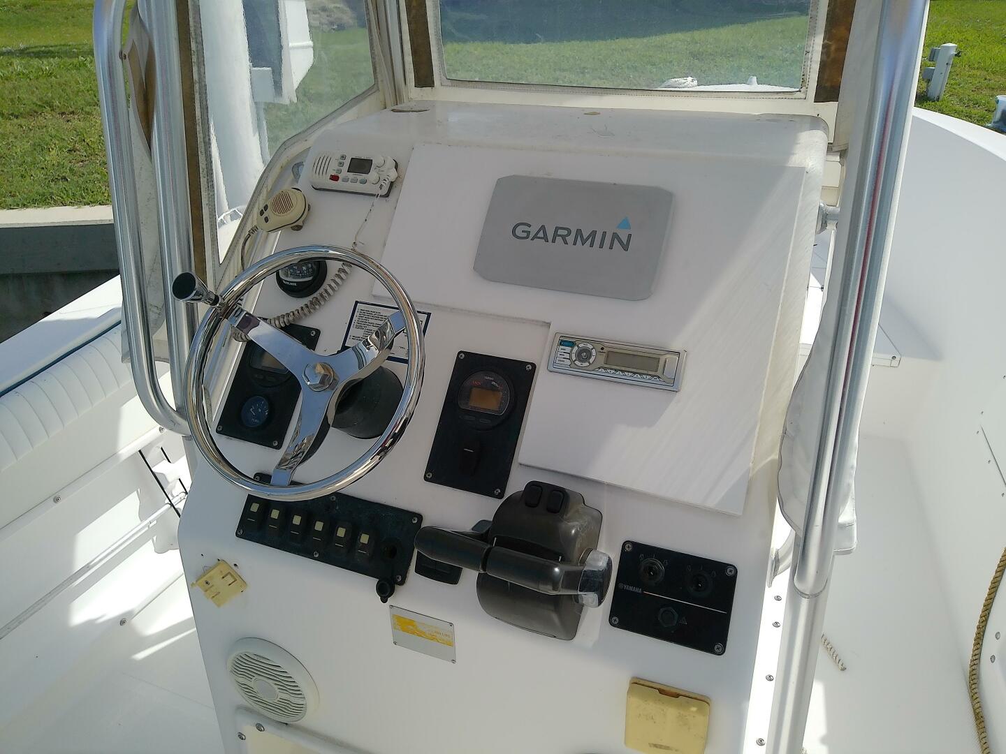 Slide: The Image of Clearwater 2300 Center Console 2007 - 5410541