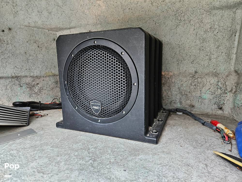 Slide: The Image of Wet Sound Speaker - 15624644
