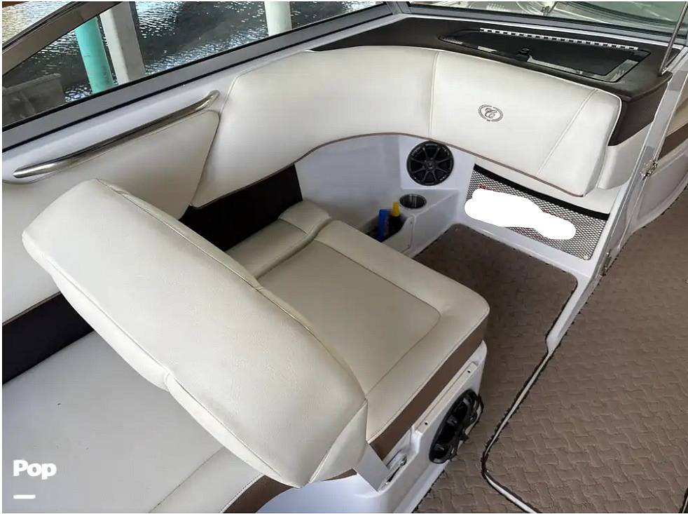Slide: The Image of Co-pilot Seating - 15613998