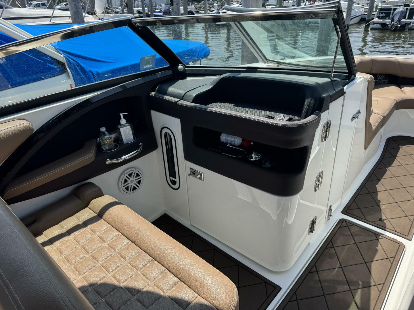 Slide: The Image of Cobalt 30SC Outboard 2020 - 5507242