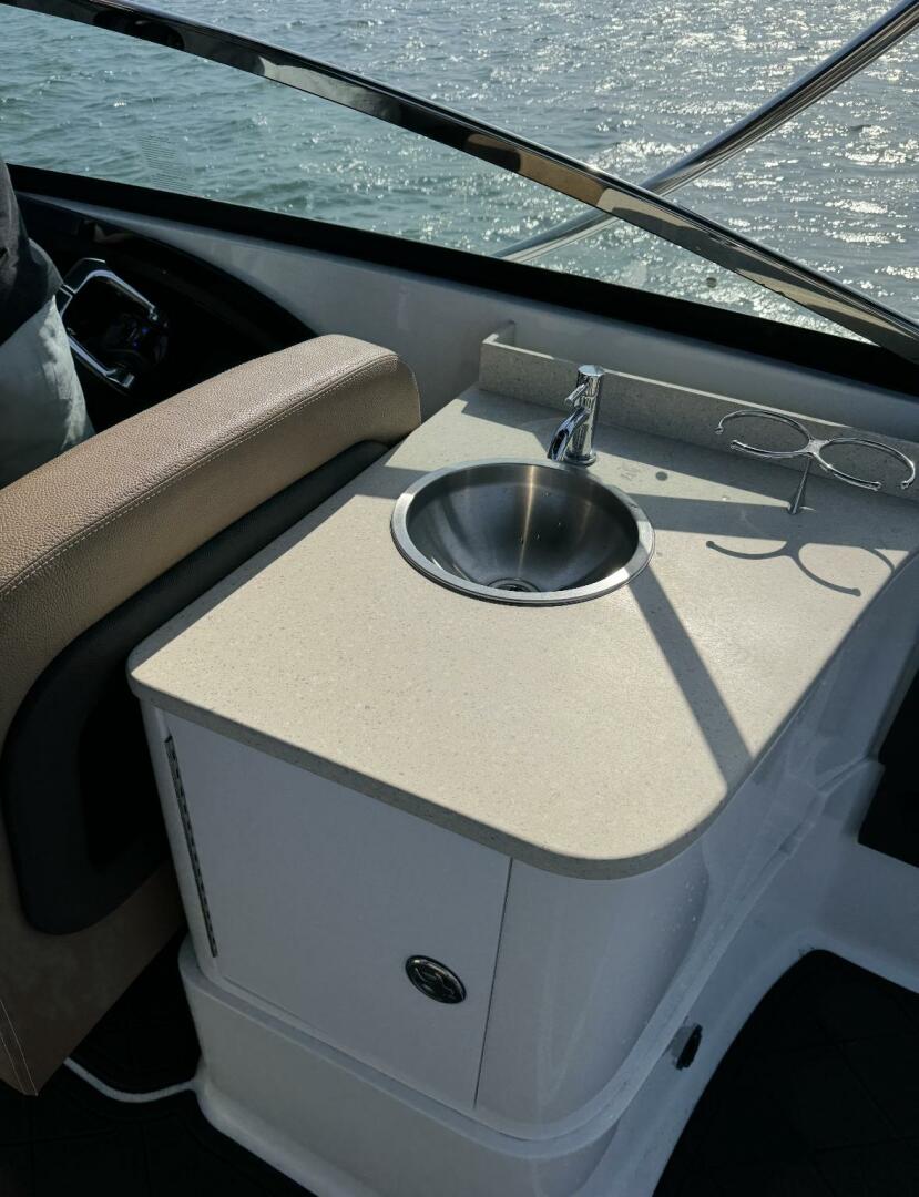 Slide: The Image of Cobalt 30SC Outboard 2020 - 5464670