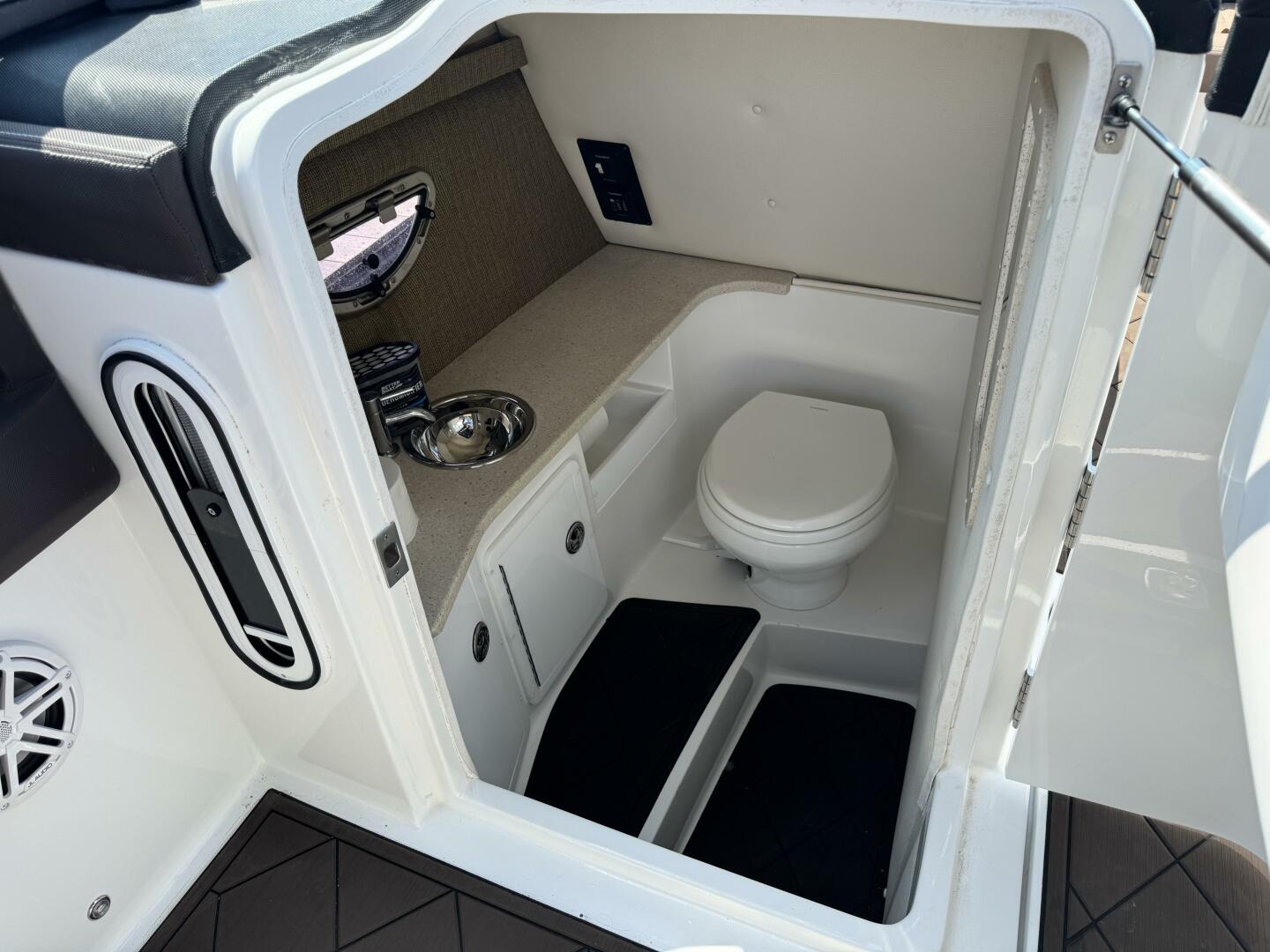 Slide: The Image of Cobalt 30SC Outboard 2020 - 5507243