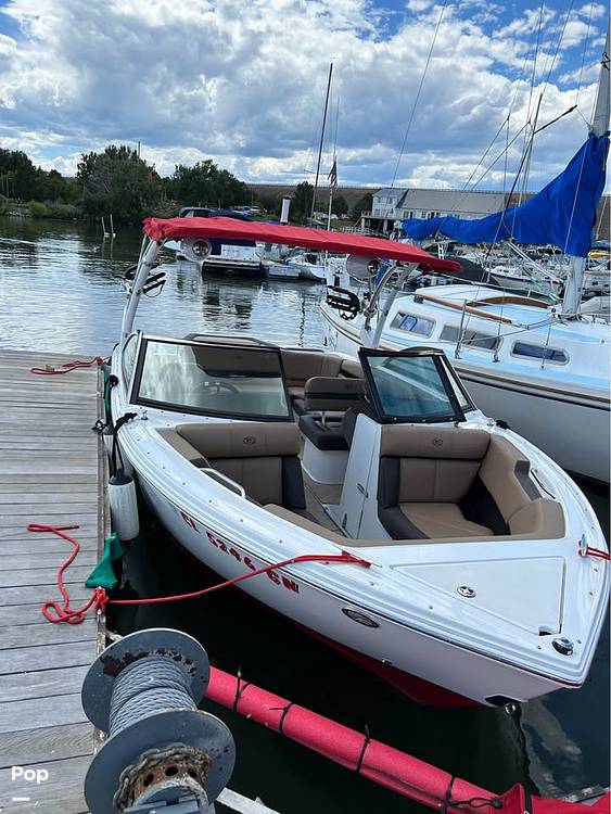 Slide: The Image of Cobalt CS23 Surf 2019 - 15609129