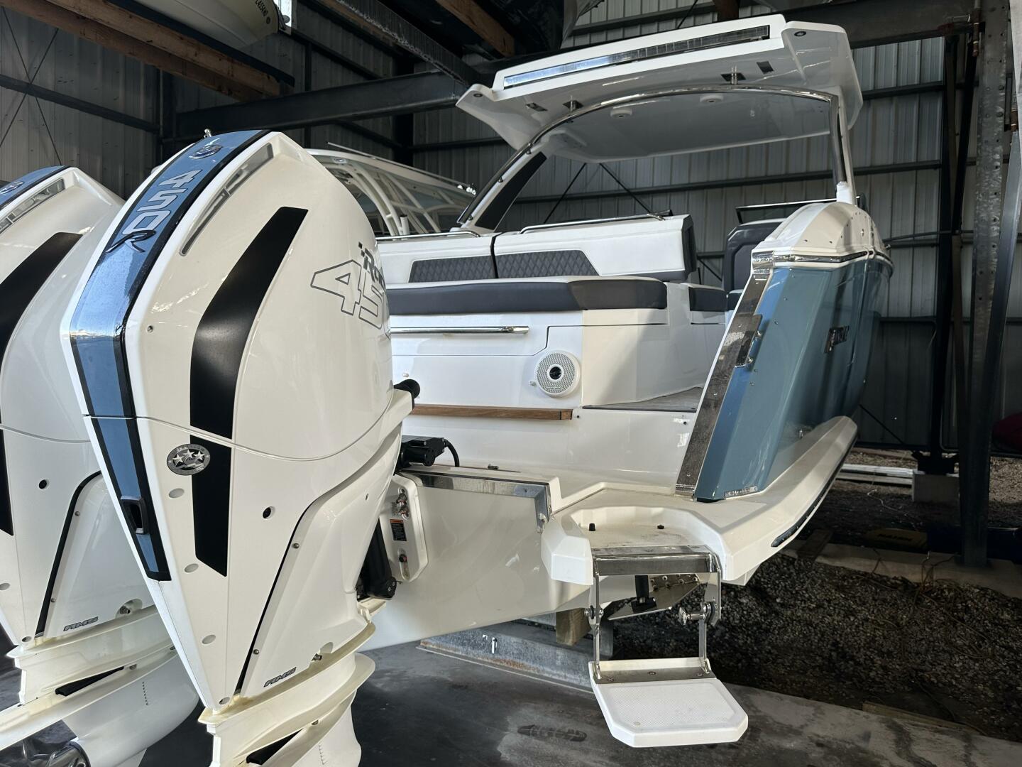 Slide: The Image of Cobalt R33 2022 - 5258155