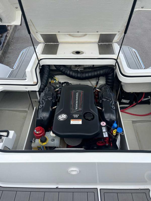 Slide: The Image of 2021 Cobalt R7 boat engine compartment with Volvo Penta 380 V8 engine. - 10