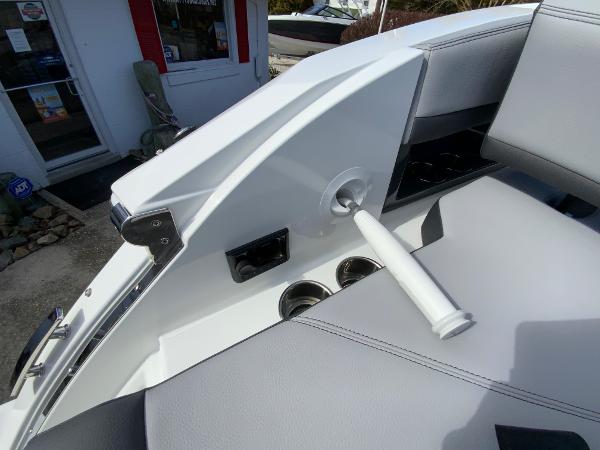 Slide: The Image of Cobalt R8 Outboard 2024 - 53