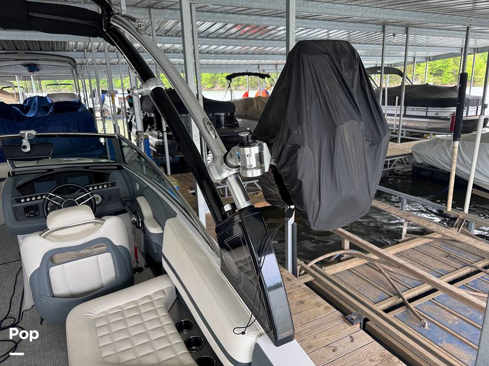 Slide: The Image of Cobalt RF5 Surf 2020 - 15427868