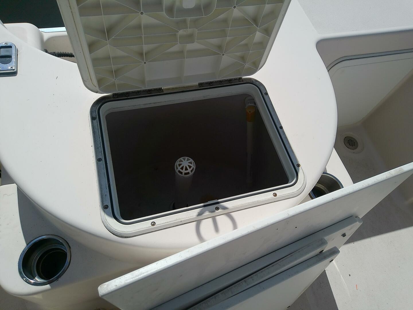 Slide: The Image of Cobia 215 Dual Console 2006 - 5212301