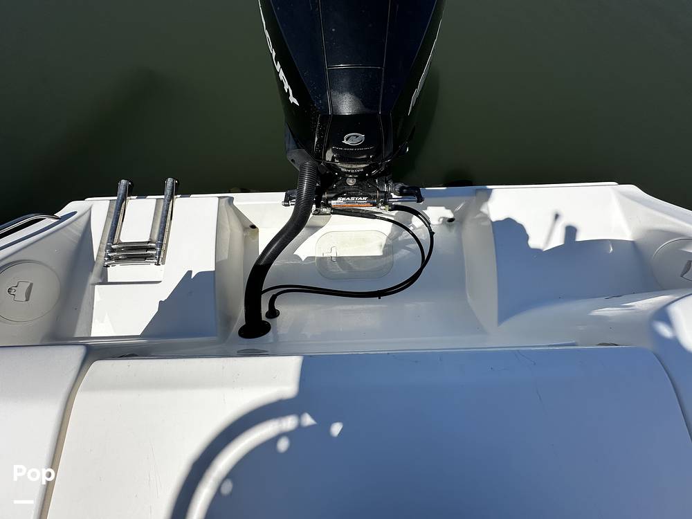 Slide: The Image of Cobia 220 CC 2021 - 15299074