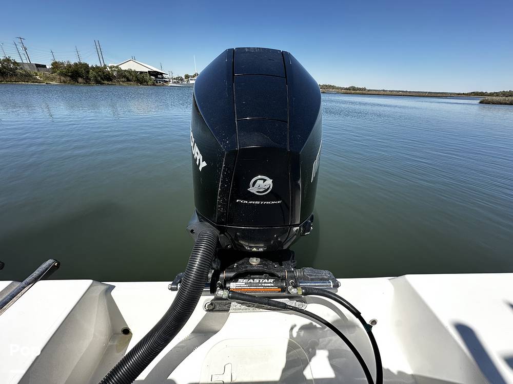 Slide: The Image of Cobia 220 CC 2021 - 15299077