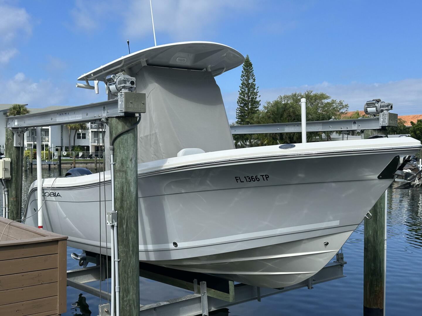 Slide: The Image of Cobia 220 CC 2023 - 4684318