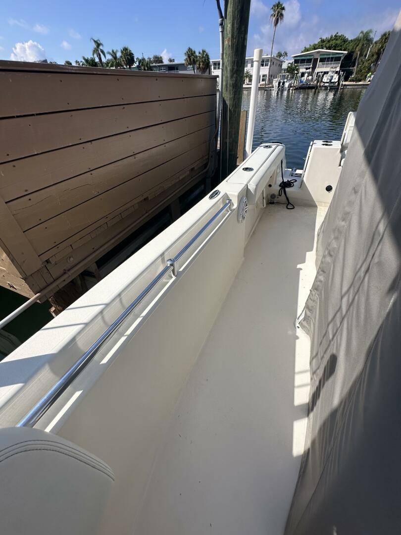 Slide: The Image of Cobia 220 CC 2023 - 4684544