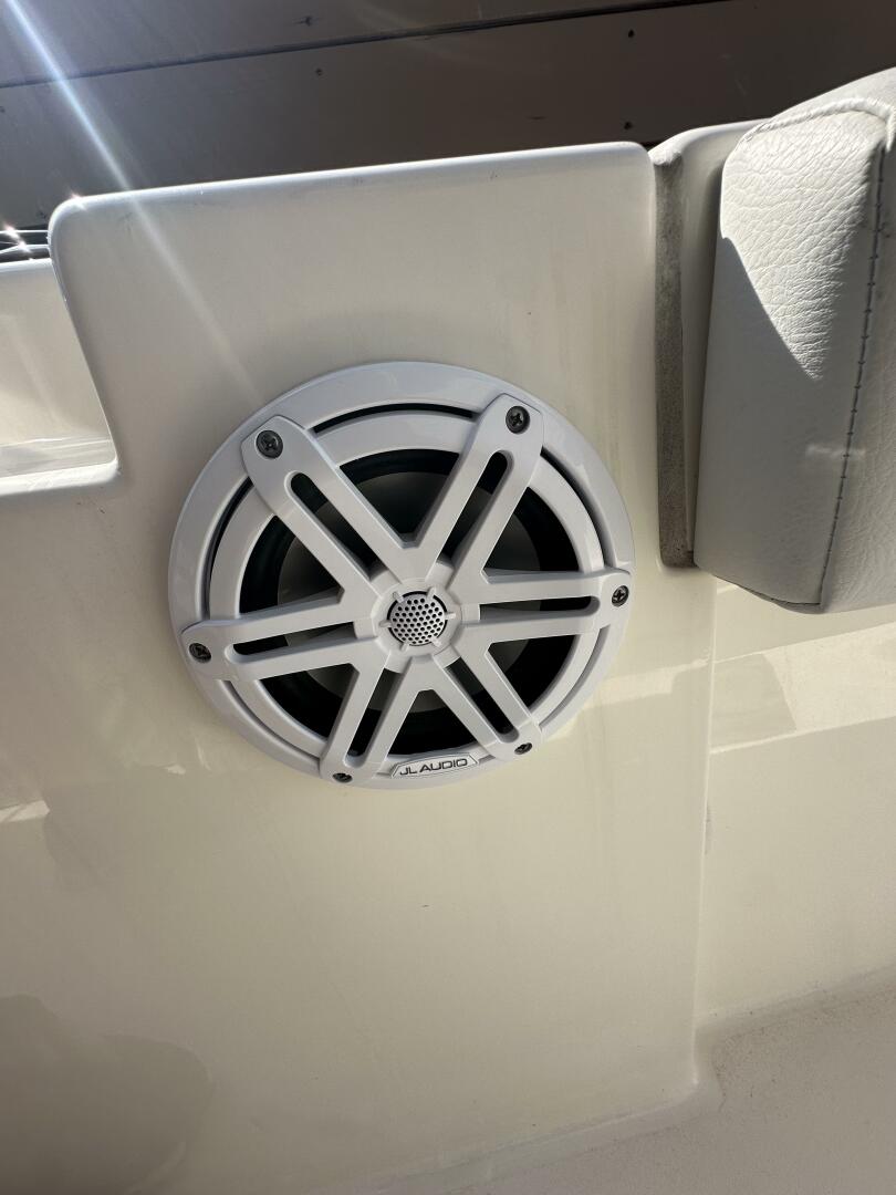 Slide: The Image of Cobia 220 CC 2023 - 4684545