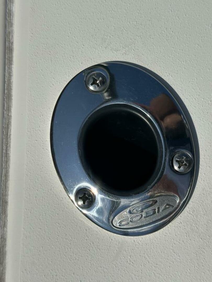 Slide: The Image of Cobia 220 CC 2023 - 4684546