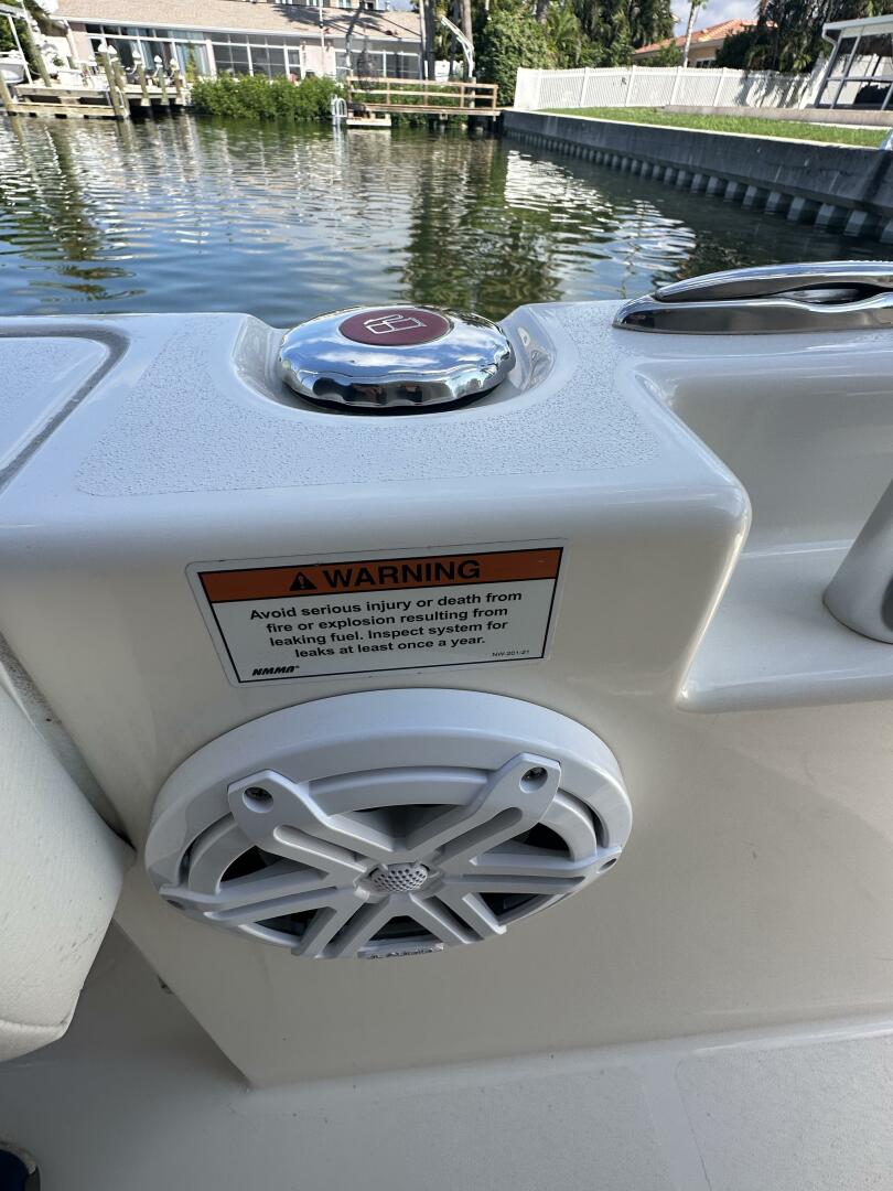 Slide: The Image of Cobia 220 CC 2023 - 4684580