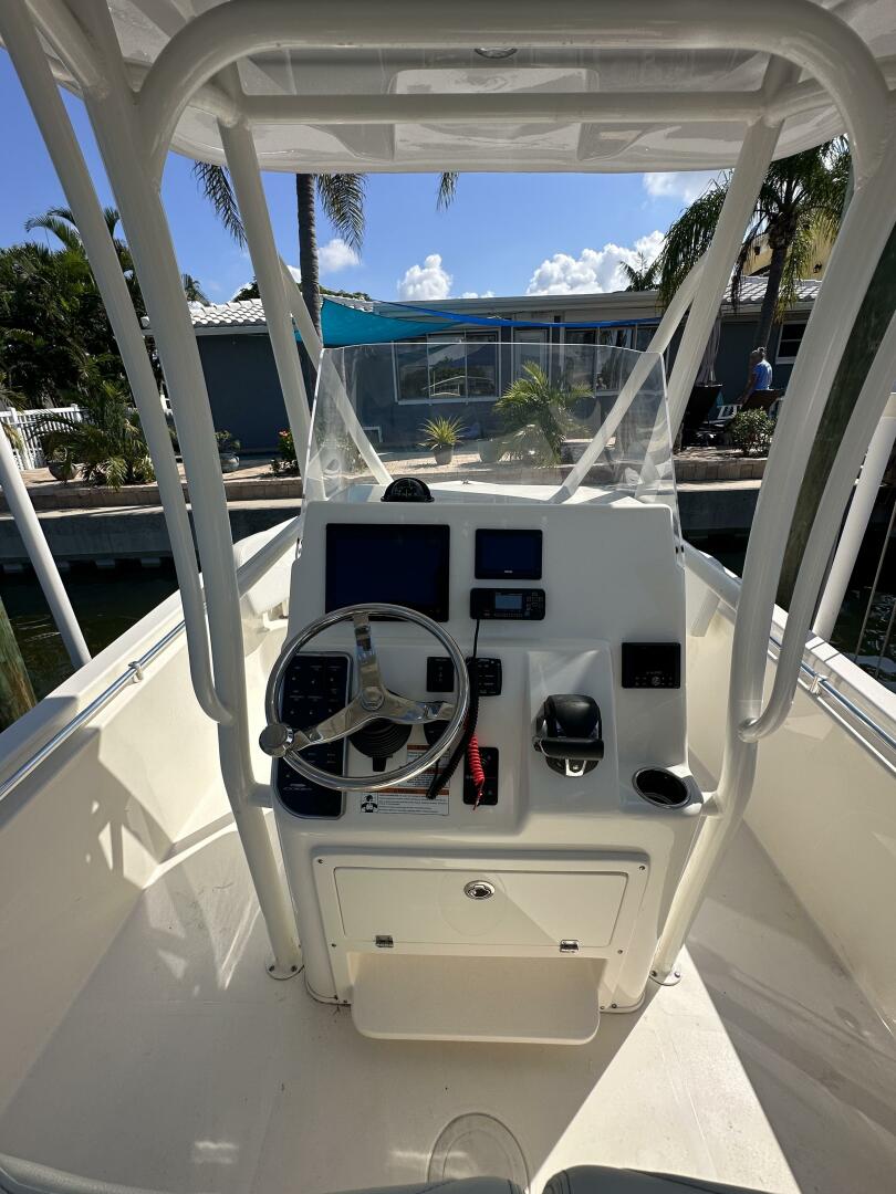 Slide: The Image of Cobia 220 CC 2023 - 4684606