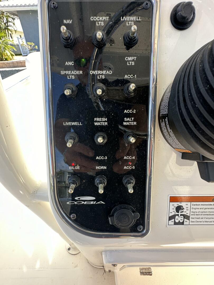 Slide: The Image of Cobia 220 CC 2023 - 4684651