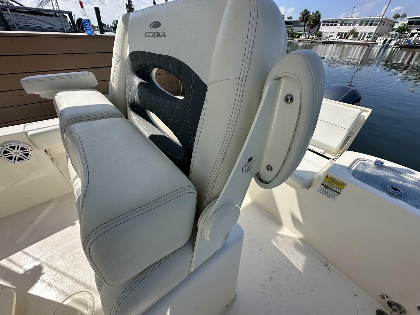 Slide: The Image of Cobia 220 CC 2023 - 4684734