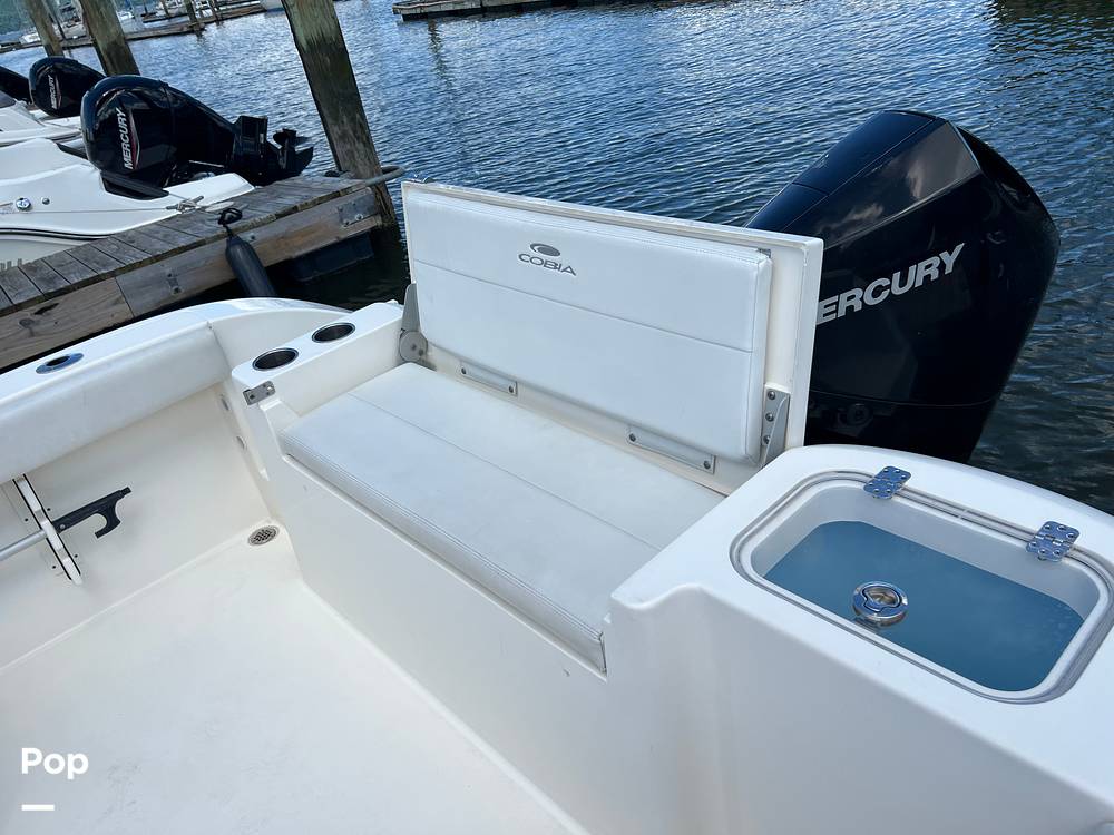 Slide: The Image of Rear Fold Up Seat - 14282190