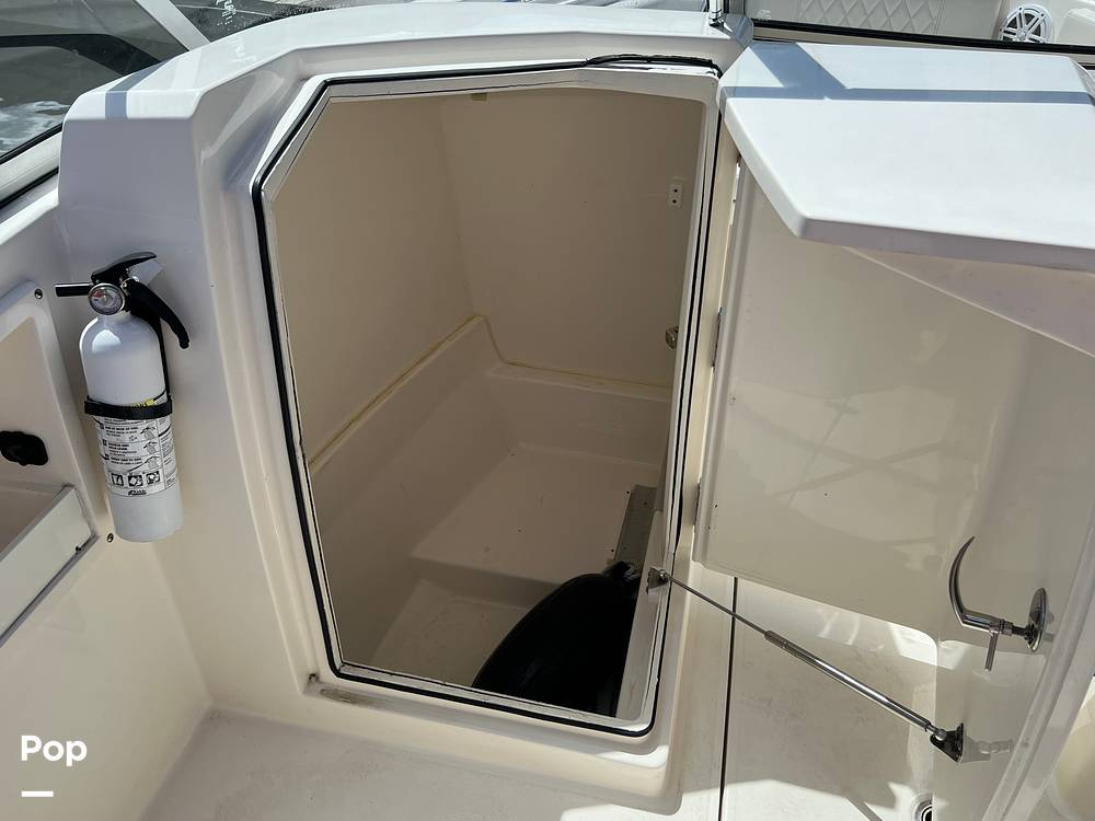 Slide: The Image of Storage Door Front - 14282224