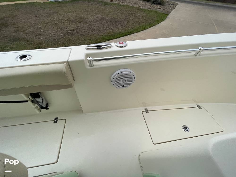 Slide: The Image of Cleat Pull Up/fuel/speaker - 15063814