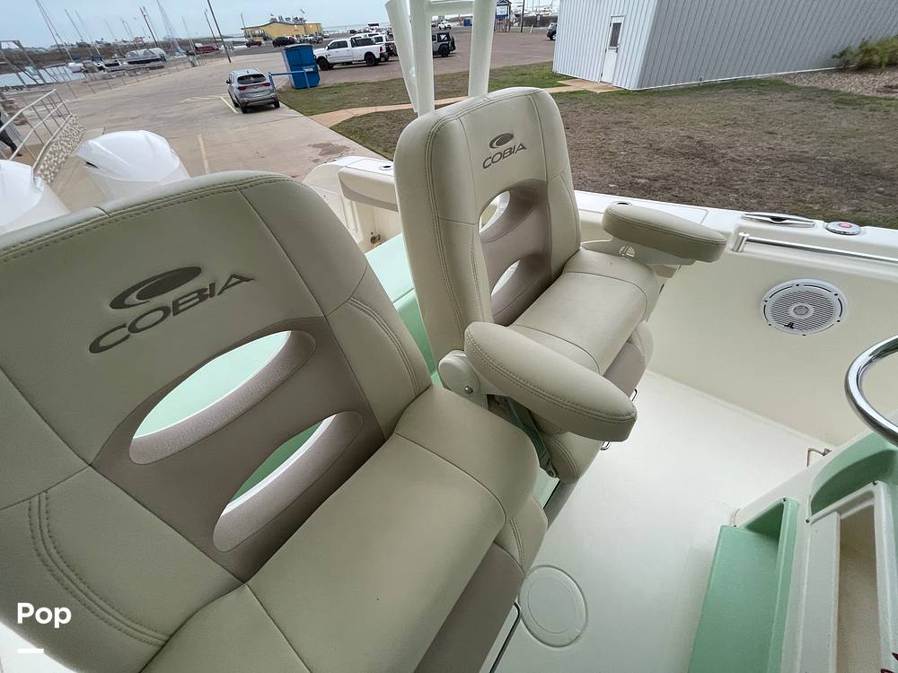 Slide: The Image of Adjustable Captains Seats - 15063816