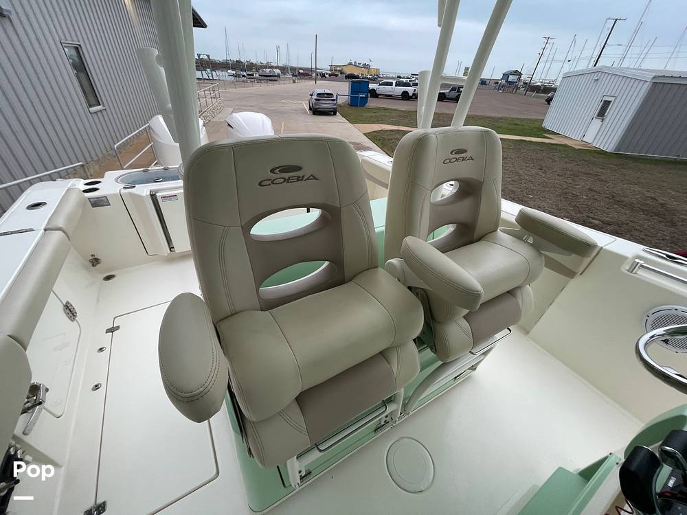 Slide: The Image of Adjustable Captains Seats - 15063875