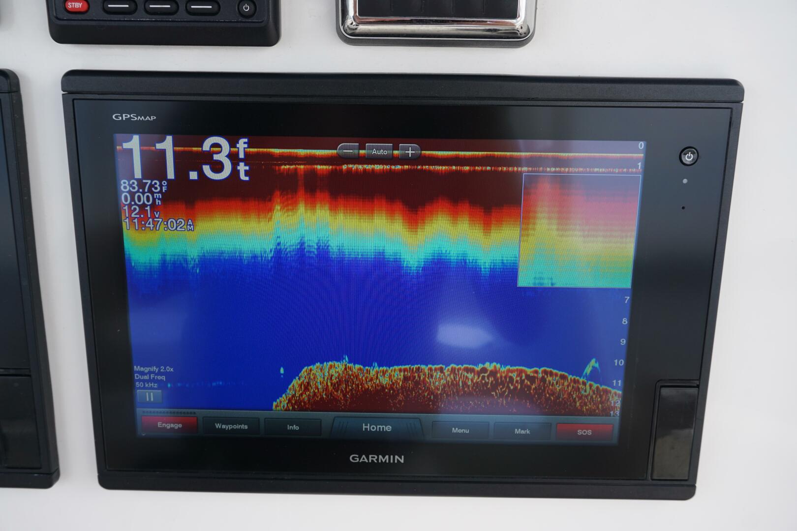 Slide: The Image of 2019 32 Cobia 320 CC SANTIAGO Electronics (4) - 4411182