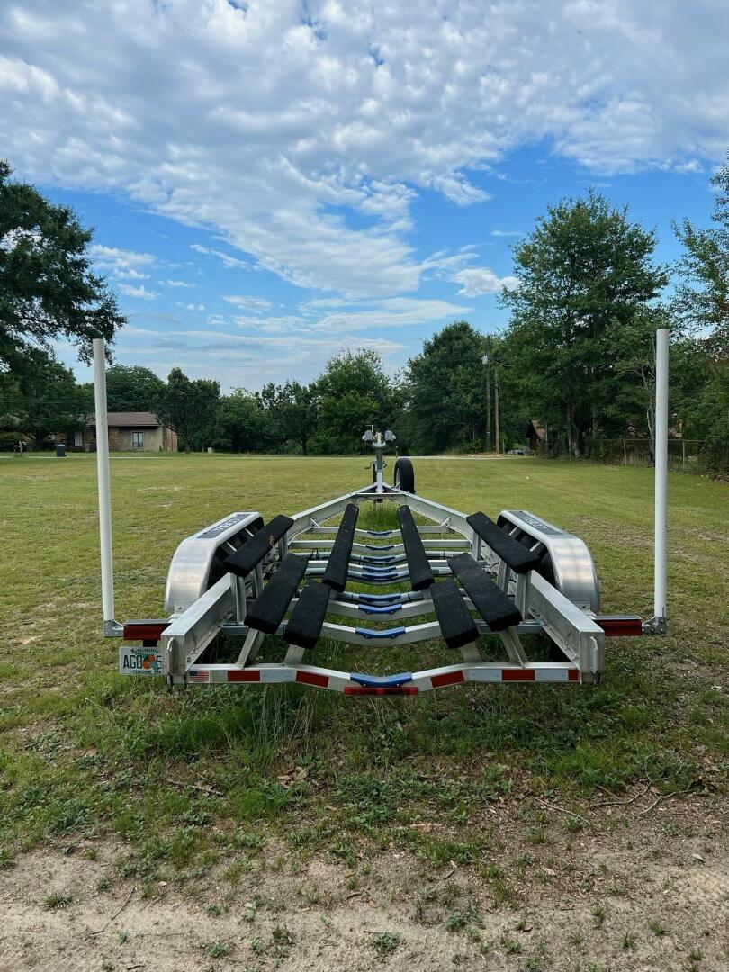 Slide: The Image of 2019 32 Cobia 320 CC SANTIAGO Trailer (3) - 4413158