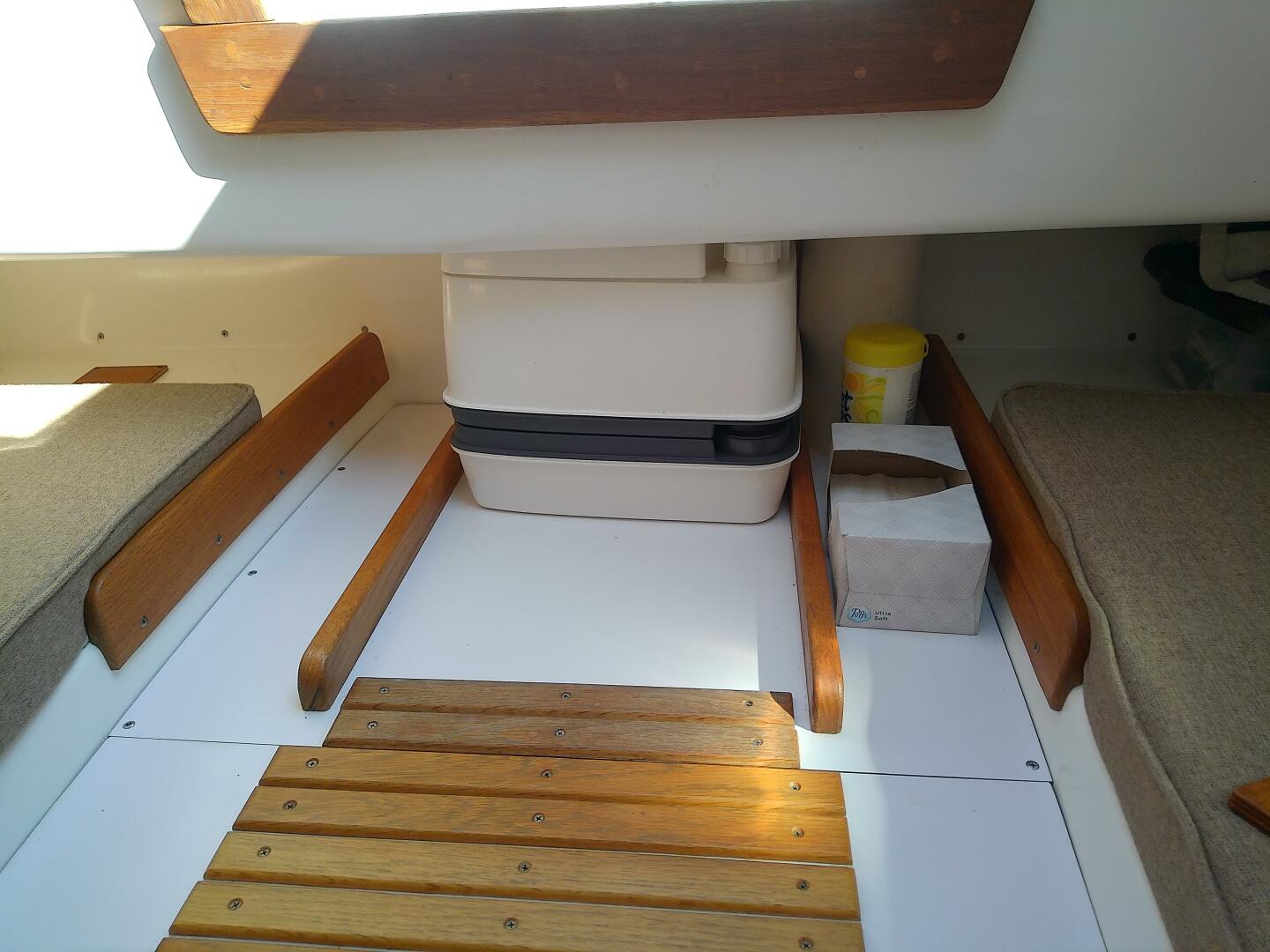 Slide: The Image of Com-Pac Sun Cat 2017 - 5059516