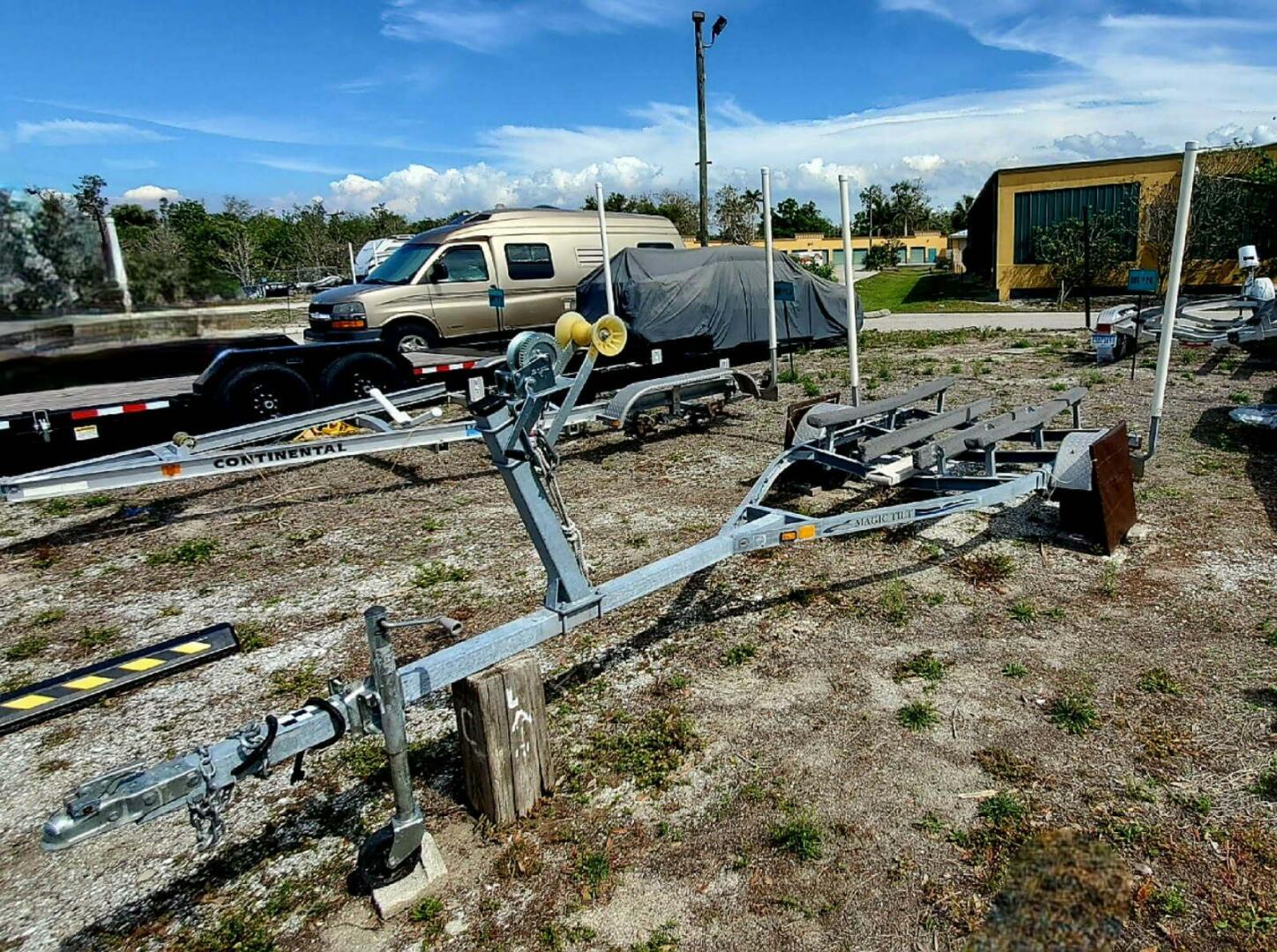 Slide: The Image of Com-Pac Sun Cat 2017 - 5081983