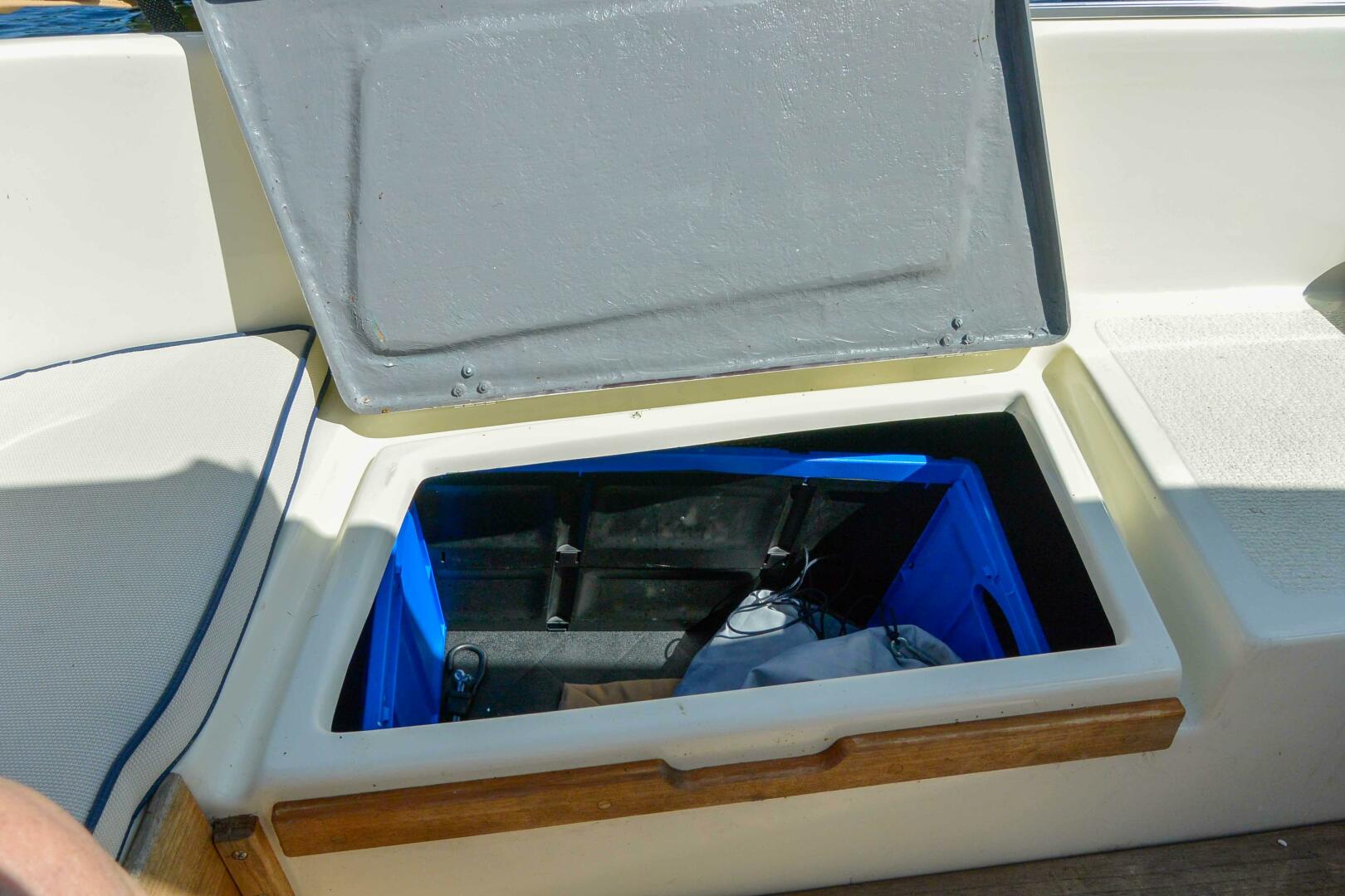 Slide: The Image of Com-Pac Sun Cat 2024 - 4728925